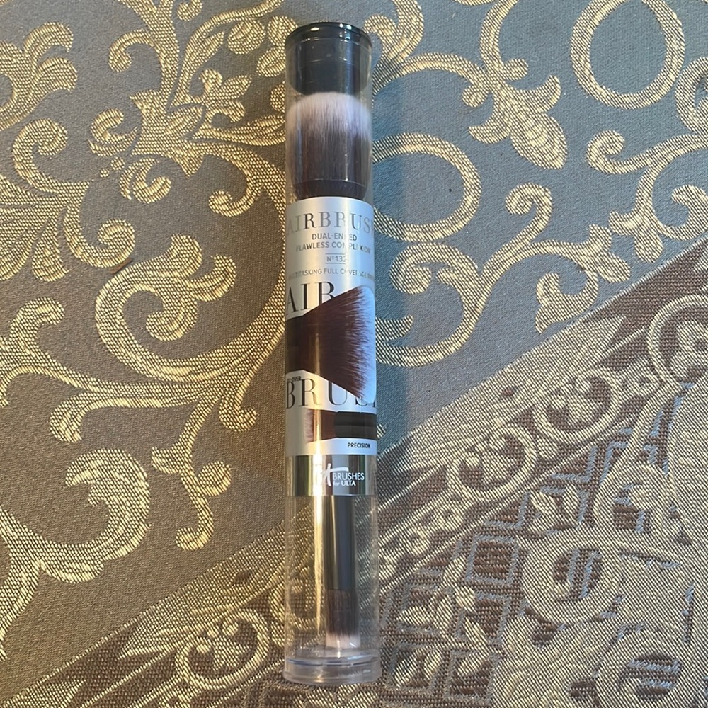 IT Airbrush Dual Ended Flawless Complection Concealer & Foundation Brush#132 - Picture 2 of 8